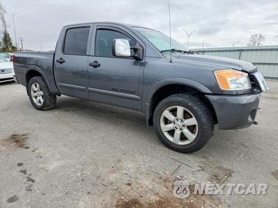 Czwarte zdjęcie samochodu z boku: 2010 NISSAN TITAN XE VIN:1N6AA0EC7AN318283 - miniatura
