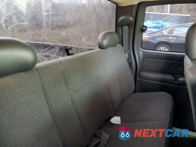 Zdjęcie 10 z 12 samochodu: 2004 CHEVROLET SILVERADO C1500 VIN:1GCEC19XX4Z180026 - miniatura