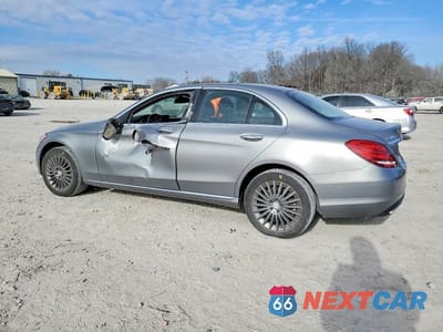 Drugie zdjęcie samochodu z przodu: 2015 MERCEDES-BENZ C 300 4MATIC VIN:55SWF4KB7FU014615 - miniatura