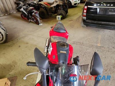 Piąte zdjęcie samochodu w środku: 2015 YAMAHA YZFR3 VIN:MH3RH06Y0FK004268 - miniatura