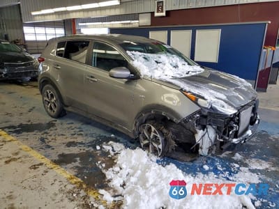 Czwarte zdjęcie samochodu z boku: 2022 KIA SPORTAGE LX VIN:KNDPMCAC6N7991779 - miniatura