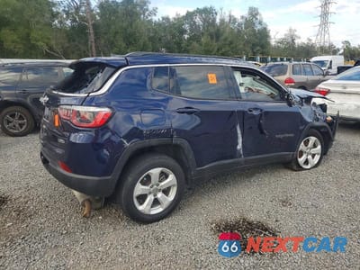 Trzecie zdjęcie samochodu z tyłu: 2019 JEEP COMPASS LATITUDE VIN:3C4NJDBBXKT844593 - miniatura