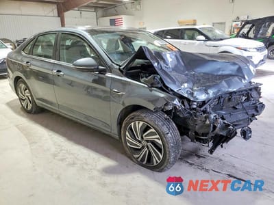 Czwarte zdjęcie samochodu z boku: 2021 VOLKSWAGEN JETTA SEL PREMIUM VIN:3VWG57BUXMM058044 - miniatura