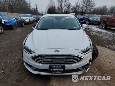 Piąte zdjęcie samochodu w środku: 2018 FORD FUSION SE HYBRID VIN:3FA6P0LU7JR171727 - miniatura