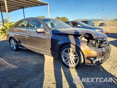 Czwarte zdjęcie samochodu z boku: 2014 MERCEDES-BENZ C 250 VIN:WDDGF4HB5EA933958 - miniatura