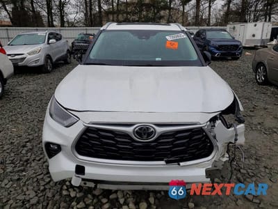 Piąte zdjęcie samochodu w środku: 2024 TOYOTA HIGHLANDER LE VIN:5TDKDRAH1RS541087 - miniatura