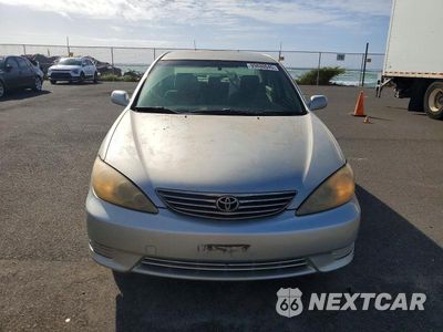 Piąte zdjęcie samochodu w środku: 2005 TOYOTA CAMRY VIN:JTDBE32K353027371 - miniatura