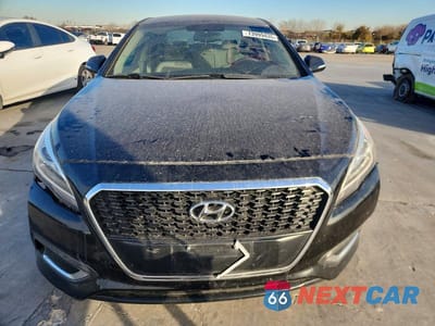 Piąte zdjęcie samochodu w środku: 2017 HYUNDAI SONATA HYBRID VIN:KMHE24L10HA046828 - miniatura