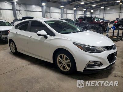 Czwarte zdjęcie samochodu z boku: 2017 CHEVROLET CRUZE LT VIN:3G1BE6SM8HS603806 - miniatura