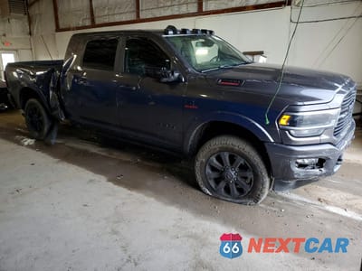 Czwarte zdjęcie samochodu z boku: 2022 RAM 2500 LARAMIE VIN:3C6UR5NLXNG324638 - miniatura