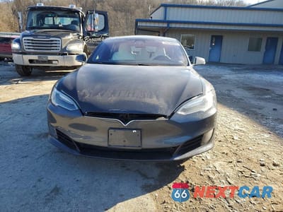 Piąte zdjęcie samochodu w środku: 2017 TESLA MODEL S VIN:5YJSA1E20HF207460 - miniatura