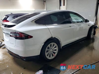 Trzecie zdjęcie samochodu z tyłu: 2020 TESLA MODEL X VIN:5YJXCDE23LF298783 - miniatura