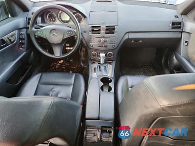 Zdjęcie 8 z 11 samochodu: 2011 MERCEDES-BENZ C 300 4MATIC VIN:WDDGF8BB9BA528939 - miniatura