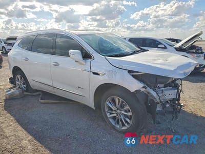 Czwarte zdjęcie samochodu z boku: 2023 BUICK ENCLAVE AVENIR VIN:5GAERDKW3PJ135127 - miniatura