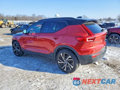 Drugie zdjęcie samochodu z przodu: 2022 VOLVO XC40 T5 R-DESIGN VIN:YV4162UM9N2789527 - miniatura