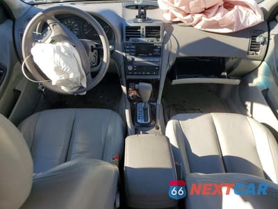Zdjęcie 8 z 12 samochodu: 2001 NISSAN MAXIMA GXE VIN:JN1CA31A71T112820 - miniatura