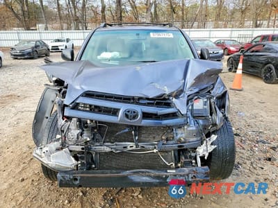 Piąte zdjęcie samochodu w środku: 2004 TOYOTA 4RUNNER SR5 VIN:JTEZU14R140035030 - miniatura