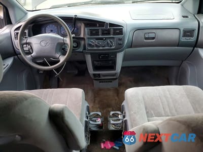 Zdjęcie 8 z 13 samochodu: 2000 TOYOTA SIENNA LE VIN:4T3ZF13C5YU267269 - miniatura