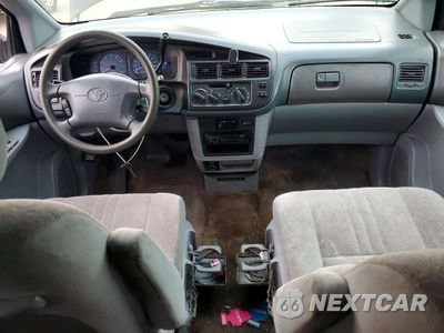 Zdjęcie 8 z 13 samochodu: 2000 TOYOTA SIENNA LE VIN:4T3ZF13C5YU267269 - miniatura