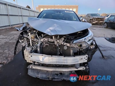 Piąte zdjęcie samochodu w środku: 2019 TOYOTA C-HR LIMITED VIN:JTNKHMBXXK1014838 - miniatura