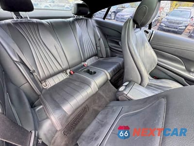 Zdjęcie 6 z 10 samochodu: 2018 MERCEDES-BENZ E 400 VIN:WDD1J6FBXJF010617 - miniatura