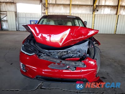 Piąte zdjęcie samochodu w środku: 2016 TESLA MODEL X VIN:5YJXCBE21GF005585 - miniatura