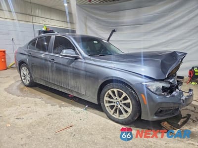 Czwarte zdjęcie samochodu z boku: 2016 BMW 320 XI VIN:WBA8E5G52GNU20565 - miniatura