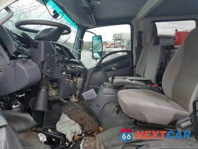 Zdjęcie 7 z 11 samochodu: 2019 ISUZU NPR HD CREW CAB FLATBED TRUCK VIN:54DC4J1B4KS808605 - miniatura