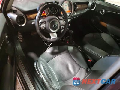 Zdjęcie 8 z 12 samochodu: 2009 MINI COOPER S VIN:WMWMF73529TW82081 - miniatura