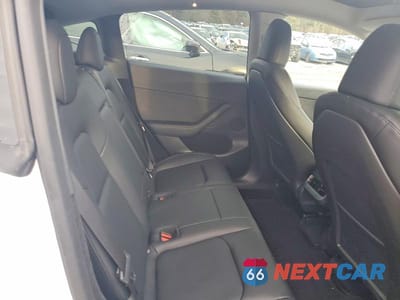 Zdjęcie 10 z 11 samochodu: 2024 TESLA MODEL Y VIN:7SAYGDEE6RF168009 - miniatura