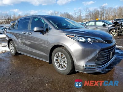 Czwarte zdjęcie samochodu z boku: 2024 TOYOTA SIENNA XLE VIN:5TDYSKFC1RS118062 - miniatura