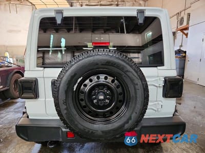Zdjęcie 6 z 13 samochodu: 2021 JEEP WRANGLER UNLIMITED SAHARA VIN:1C4HJXEGXMW764214 - miniatura