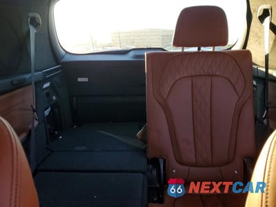 Zdjęcie 10 z 12 samochodu: 2023 BMW X7 M60I VIN:5UX33EM02P9R04545 - miniatura