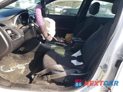 Zdjęcie 7 z 13 samochodu: 2013 CHRYSLER 200 LX VIN:1C3CCBAG1DN743176 - miniatura