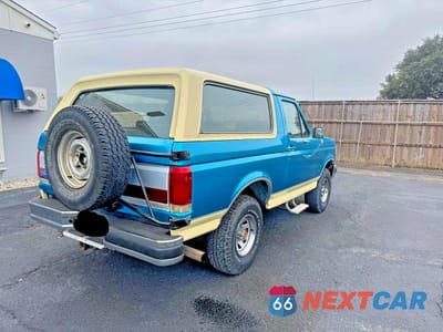 Czwarte zdjęcie samochodu z boku: 1990 FORD BRONCO U100 VIN:1FMEU15H7LLB17409 - miniatura