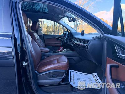 Piąte zdjęcie samochodu w środku: 2018 AUDI Q7 PREMIUM PLUS VIN:WA1LAAF77JD005110 - miniatura