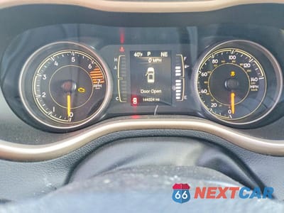 Zdjęcie 9 z 12 samochodu: 2018 JEEP CHEROKEE LATITUDE VIN:1C4PJLCB6JD544801 - miniatura