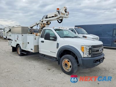2017 FORD F550 SUPER DUTY 1FDUF5GT4HEB94166 - główne zdjęcie licytacji z USA - miniatura