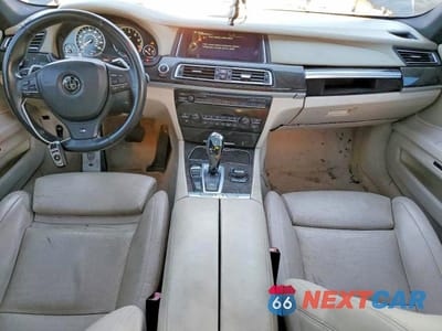 Zdjęcie 8 z 11 samochodu: 2013 BMW 750 LI VIN:WBAYE8C57DD132307 - miniatura