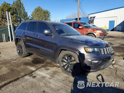 Czwarte zdjęcie samochodu z boku: 2019 JEEP GRAND CHEROKEE LAREDO VIN:1C4RJFAG3KC592868 - miniatura
