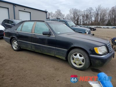 Czwarte zdjęcie samochodu z boku: 1998 MERCEDES-BENZ S 320 VIN:WDBGA33G0WA395207 - miniatura