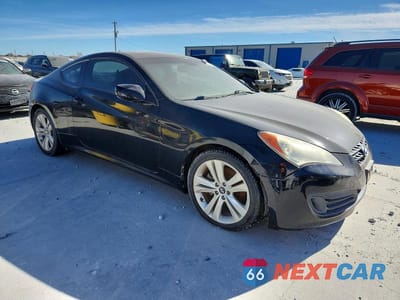 Czwarte zdjęcie samochodu z boku: 2010 HYUNDAI GENESIS COUPE 2.0T VIN:KMHHT6KD5AU009988 - miniatura