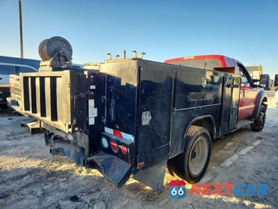 Trzecie zdjęcie samochodu z tyłu: 2016 FORD F550 SUPER DUTY UTILITY / SERVICE TRUCK VIN:1FD0X5GY4GEB43255 - miniatura