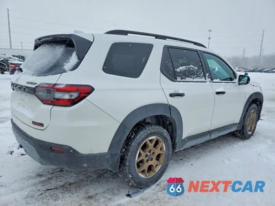 Trzecie zdjęcie samochodu z tyłu: 2024 HONDA PILOT TRAILSPORT VIN:5FNYG1H62RB029236 - miniatura