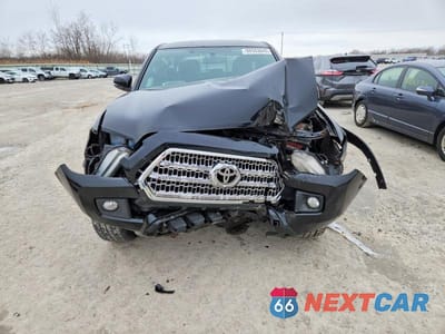 Piąte zdjęcie samochodu w środku: 2017 TOYOTA TACOMA DOUBLE CAB VIN:3TMDZ5BN8HM013407 - miniatura