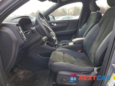 Zdjęcie 7 z 13 samochodu: 2023 VOLVO XC40 RECHARGE PLUS VIN:YV4ED3UW7P2070262 - miniatura