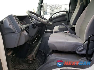 Zdjęcie 7 z 12 samochodu: 2016 ISUZU NPR BOX TRUCK VIN:54DB4W1B7GS806265 - miniatura