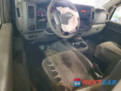 Zdjęcie 8 z 13 samochodu: 2015 NISSAN NV DELIVERY VAN VIN:1N6BF0KL8FN804196 - miniatura