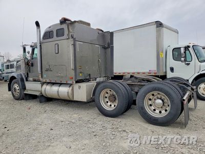 Trzecie zdjęcie samochodu z tyłu: 2003 INTERNATIONAL 9900I SEMI TRUCK VIN:2HSCHAPR23C060737 - miniatura