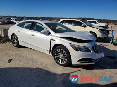 Czwarte zdjęcie samochodu z boku: 2017 BUICK LACROSSE PREMIUM VIN:1G4ZR5SS8HU136501 - miniatura